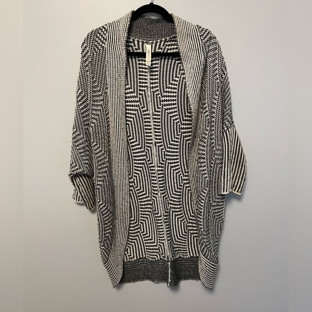 Pattern warm cardigan